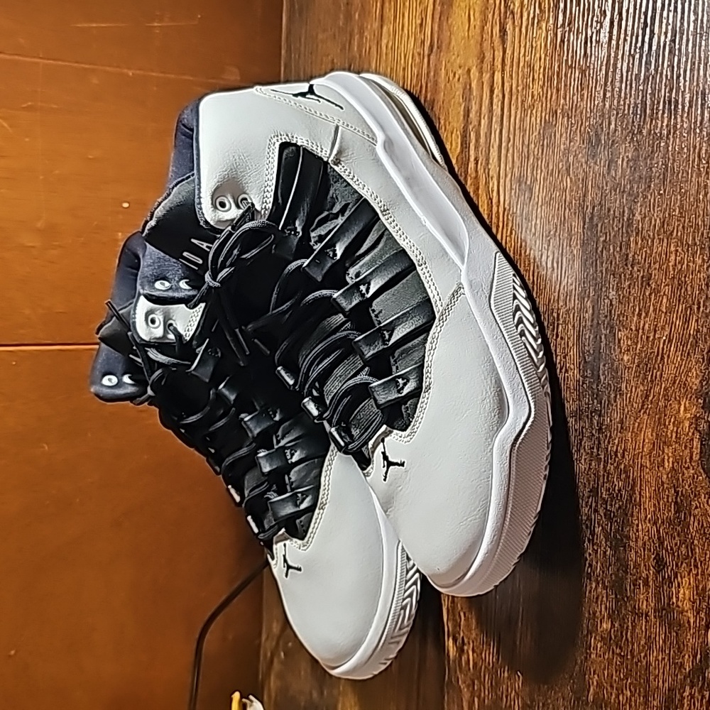 Jordan Max Aura